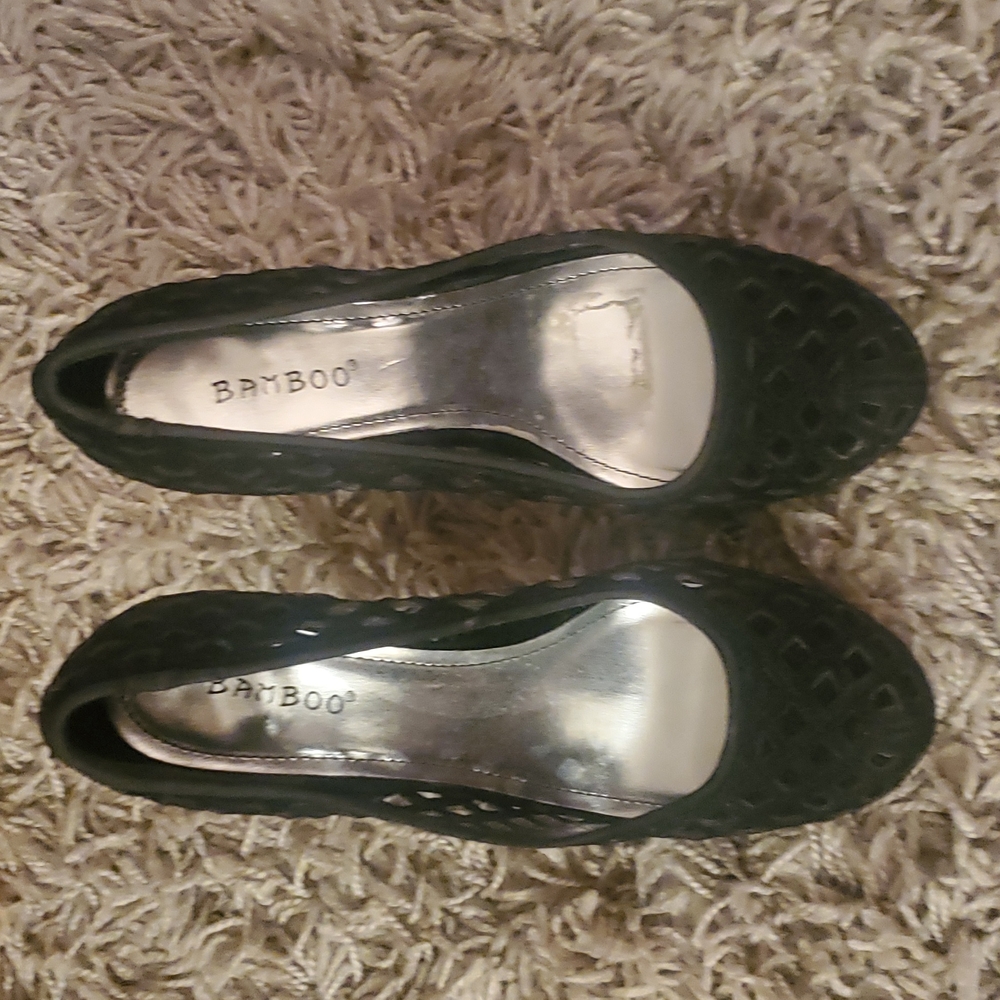Bamboo Black Suede Pumps size 71/2